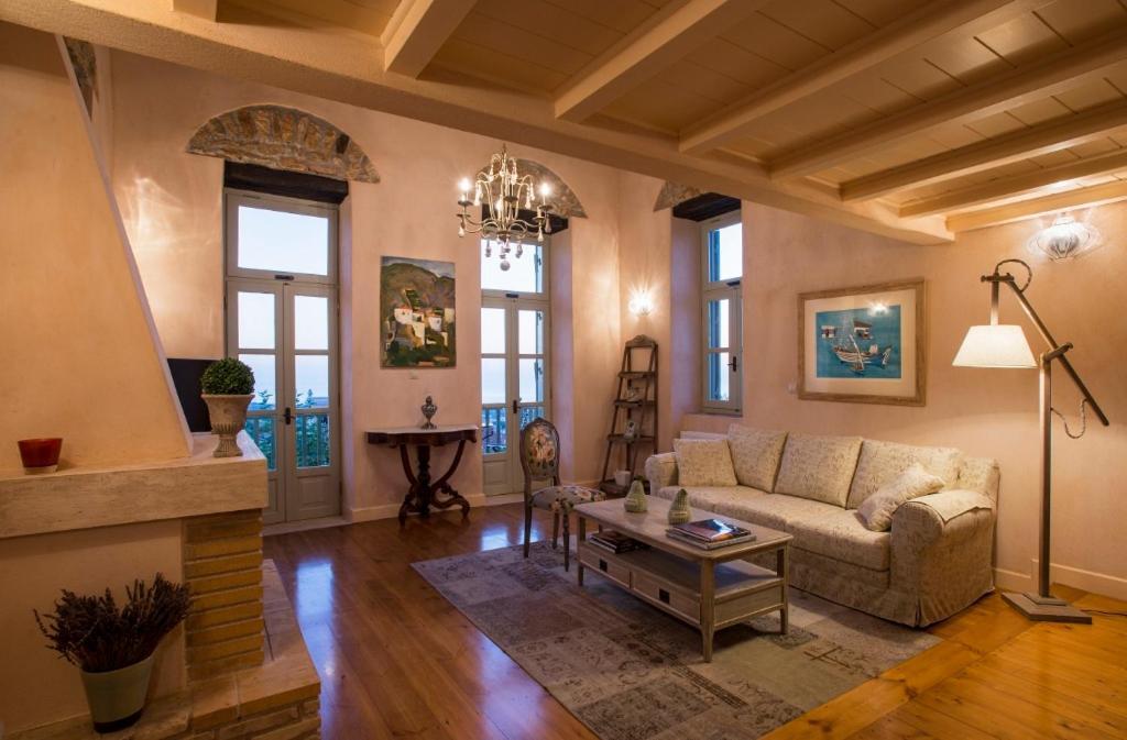 Kyparissia Old Town Lodge With Amazing Sea View Ngoại thất bức ảnh