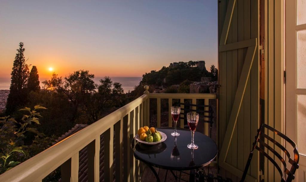 Kyparissia Old Town Lodge With Amazing Sea View Ngoại thất bức ảnh